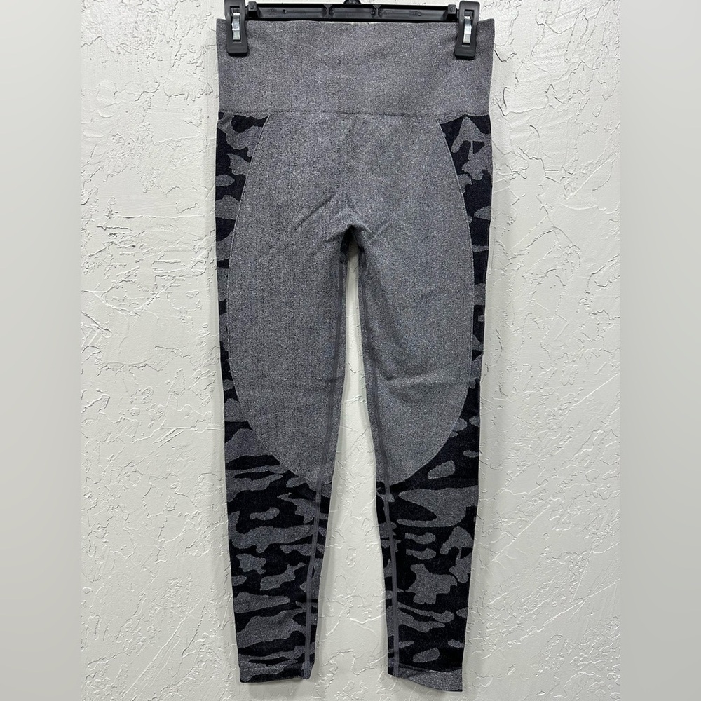High-Rise Gray Camo Seamless Leggings